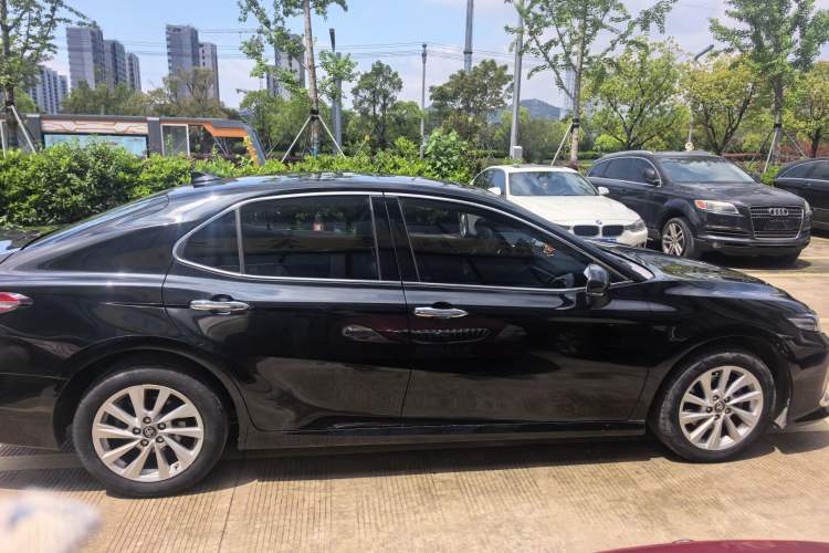 Used Toyota Camry 2021 2.0G Luxury Edition Exterior 3