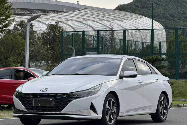 Used Hyundai Elantra 2022 240TGDi DCT LUX Prestige Edition