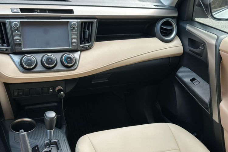 Used Toyota RAV4 2015 2.0L CVT Two-Wheel Drive Urban Edition