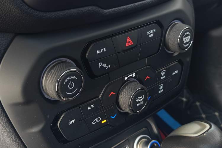 Used Jeep Renegade 2018 Connected Large Screen Version 180TS Automatic Four-Wheel Drive All-Terrain Version