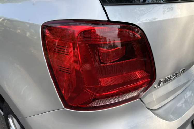 Used Volkswagen Polo 2014 1.6L Automatic Comfort Edition
