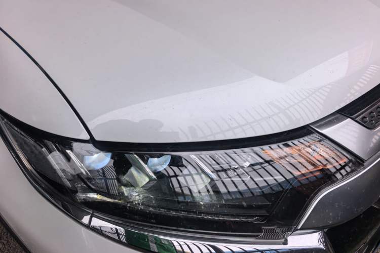 Used Mitsubishi Outlander 2019 2.4L 4x4 Zhi Xiang Edition 5 Seats China V Emission Standard