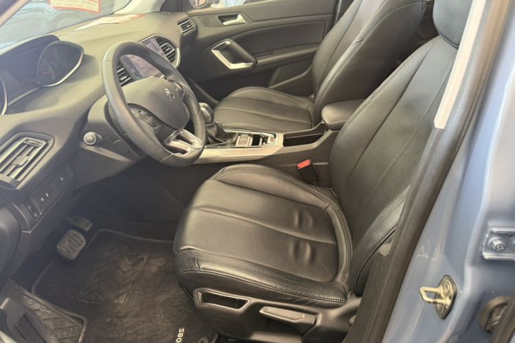 Used Peugeot 308S 2015 1.6T Automatic Jingchi Edition Interior 9