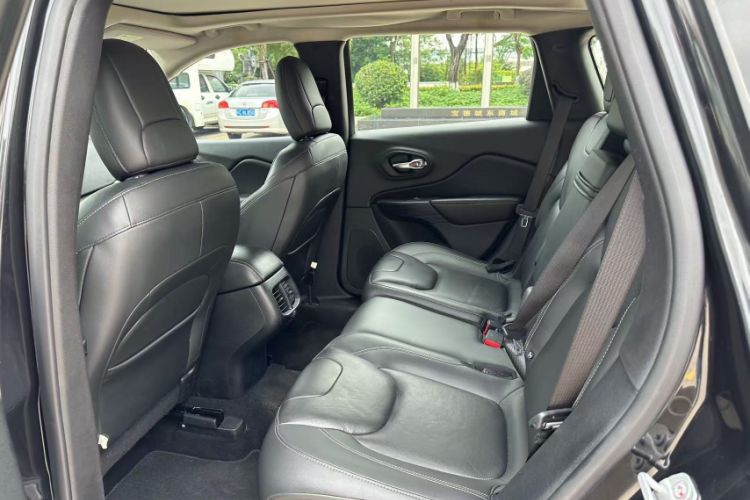 Used Jeep Cherokee 2017 2.4L Leading Smart Edition