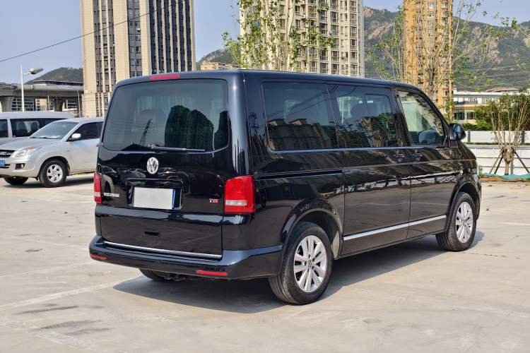 Used Volkswagen Multivan 2012 2.0 TSI Two-Wheel-Drive Luxury Edition