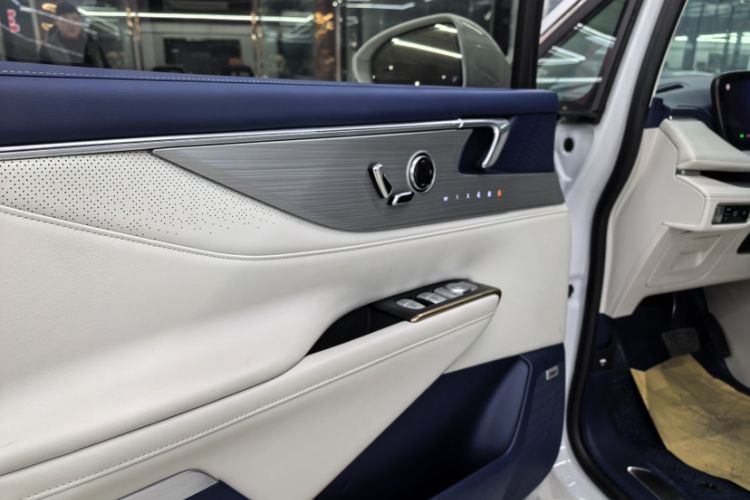 Used Buick GL8 New Energy 2024 Lu Zun Luxury Edition 7-Seater
