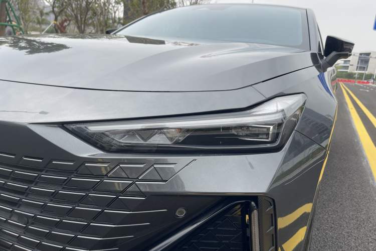 Used CHANGAN UNI-V 2023 1.5T Sport Edition