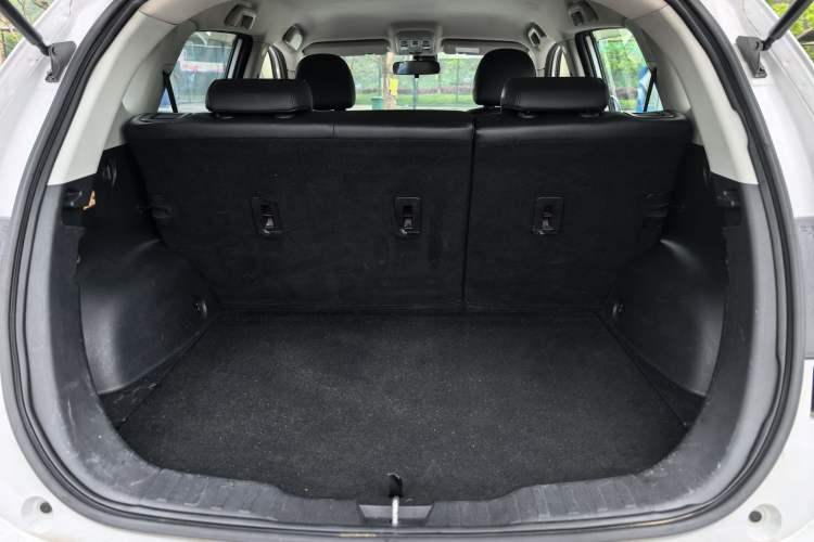 Used Haval H2 2014 1.5T Manual Two-Wheel Drive Elite Edition Trunk