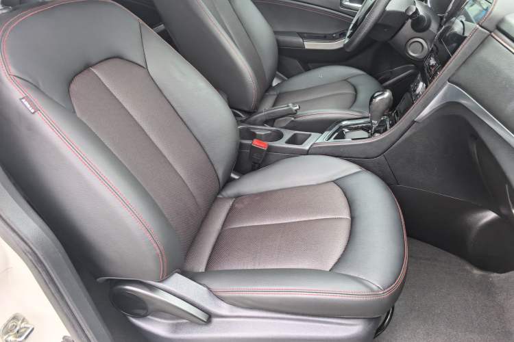 Used Venucia T70 2018 2.0L CVT Smart Enjoyment Version Right Front Seat