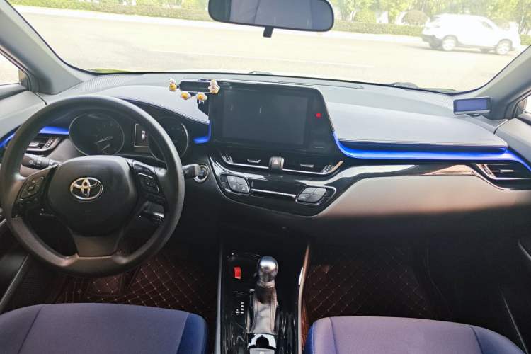 Used Toyota C-HR 2018 2.0L Leading with Sunroof China VI Standard