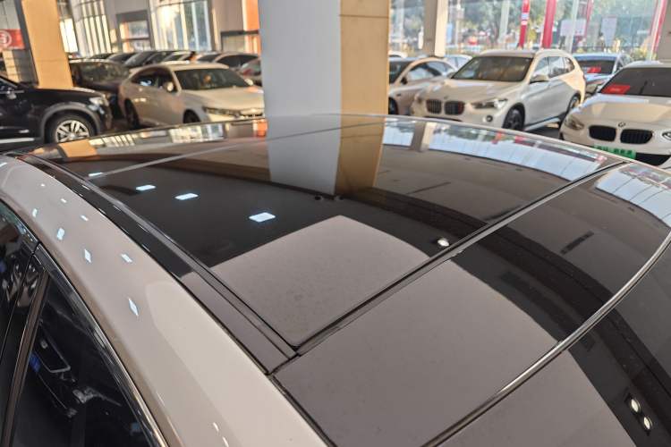 Used Toyota Camry 2019 Dual-Engine 2.5 HG Luxury Edition China VI Standard
