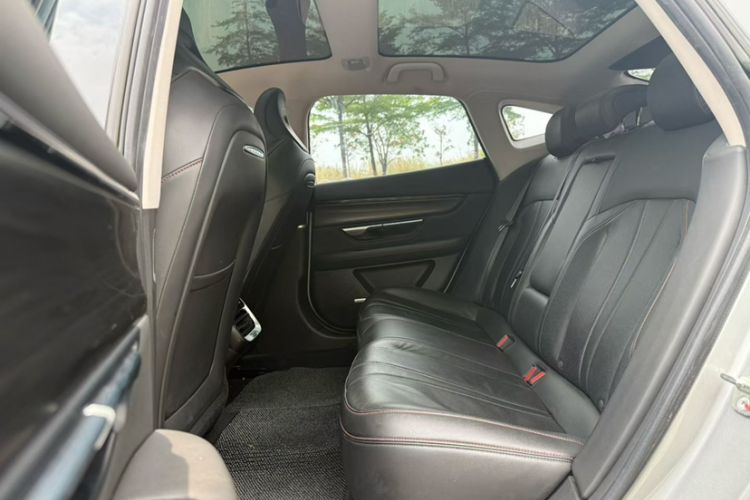 Used XPeng P7 2022 670N+ Interior 5