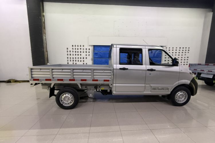 Used Victory Zebra 2025 1.5L Double-Cab Standard-Height Standard-Style Pickup Exterior 3