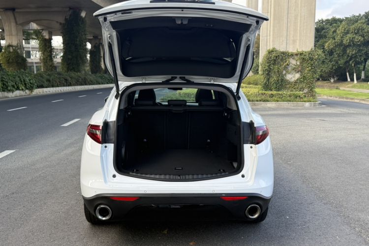 Used Alfa Romeo Stelvio 2017 2.0T 200HP Luxury Edition
