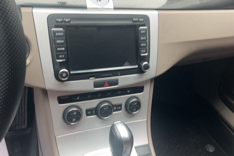 Used Volkswagen Magotan 2015 Facelift 1.8TSI Luxury Model
