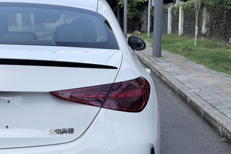 Used Mercedes-Benz C-Class 2024 Facelifted C-Class 260 L Night Edition Sports Version Exterior 3