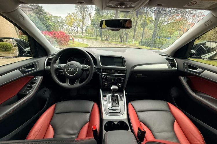 Used Audi Q5 2017 Plus 40 TFSI Technology Model Interior 1