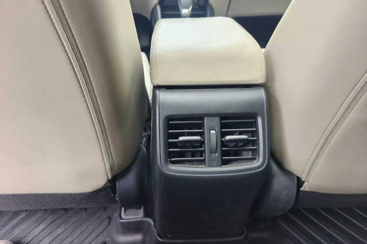 Used Honda Jade 2016 1.8L Automatic Comfort Elite Version 5 Seats Interior 5