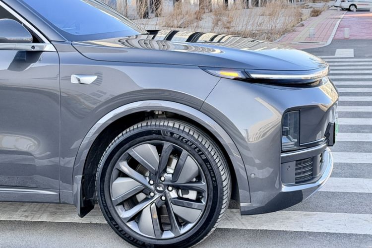Used Li Auto L8 2024 Ultra Model Exterior 2