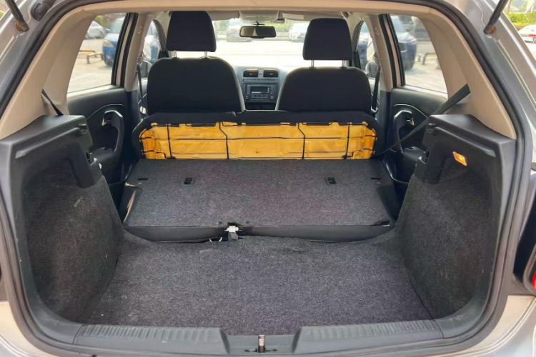 Used Volkswagen Polo 2014 1.4L Manual Fashion Edition Interior 3