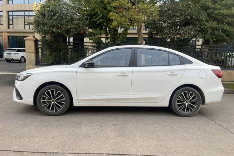 Used Roewe i5 2021 1.5L CVT Platinum Edition