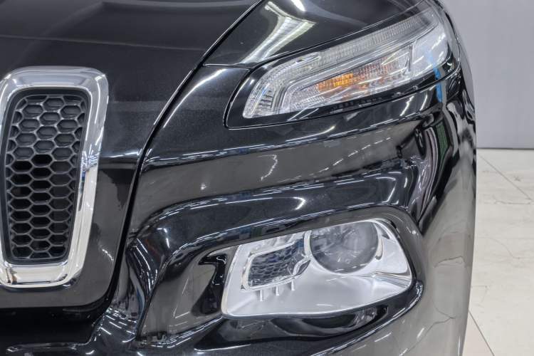 Used Jeep Cherokee 2017 2.0L Superior Edition