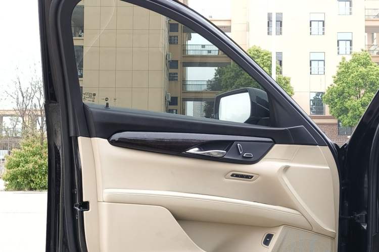 Used Cadillac CT6 2019 28T Fashion Edition Interior 4