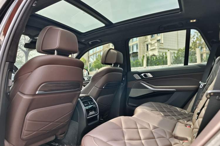 Used BMW X5 2022 Restyled xDrive 40Li M Sport Package Interior 2