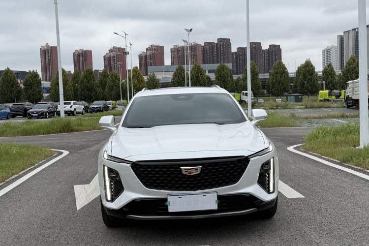 Used Cadillac GT4 2023 25T Luxury Model
