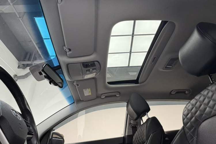 Used Hyundai Tucson 2019 280TGDi Dual-Clutch Two-Wheel Drive Smart Connect Version China VI
