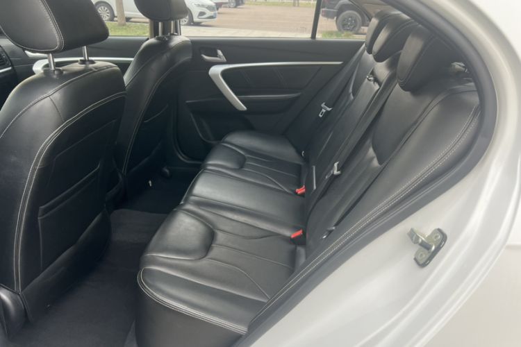 Used Geely Auto Emgrand 2017 Sedan Million Edition 1.5L CVT Upward Version Interior 3