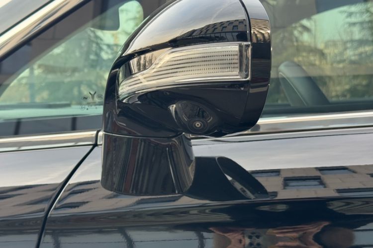 Used VOYAH Dream 2025 EV Four-Wheel Drive Prestige Kunpeng Edition