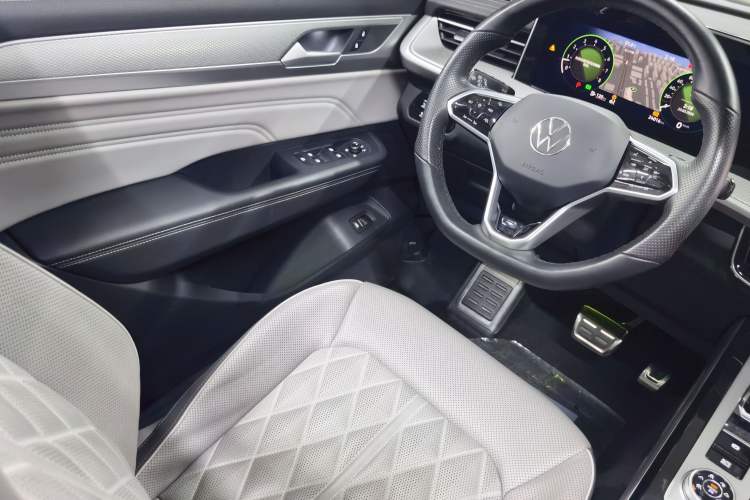 Used Volkswagen Tavendor 2023 380TSI Four-Wheel Drive R-Line Cruise Edition