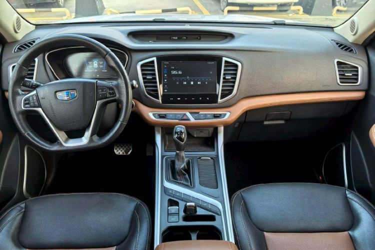 Used Geely Auto Vision X6 2018 1.4T CVT 4G Connected Luxury Version Interior 2