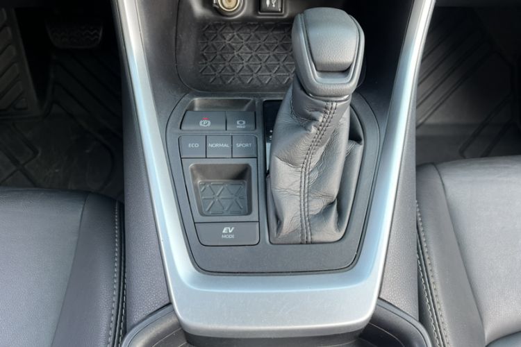 Used Toyota Wildlander 2020 Dual-Engine 2.5L E-CVT Two-Wheel Drive Luxury Edition Gear Lever