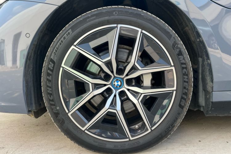 Used BMW i5 2024 eDrive 35L Luxury Model with M Sport Package