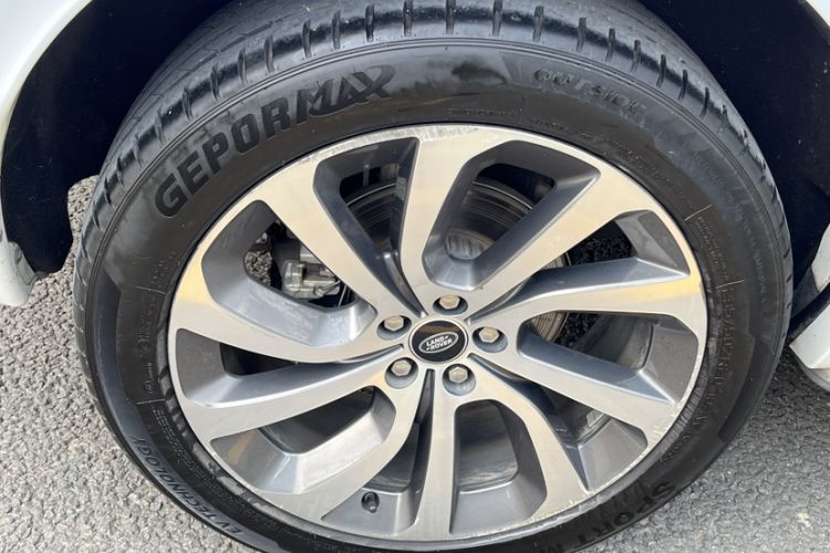 Used Land Rover Discovery Sport 2022 249 PS R-Dynamic S Performance Edition 5 Seats Exterior 6