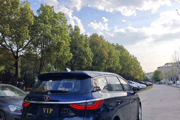 Used BYD Song MAX 2019 1.5T Manual Smart Connect Ruiyi Sunroof Model 7 Seats China VI Standard