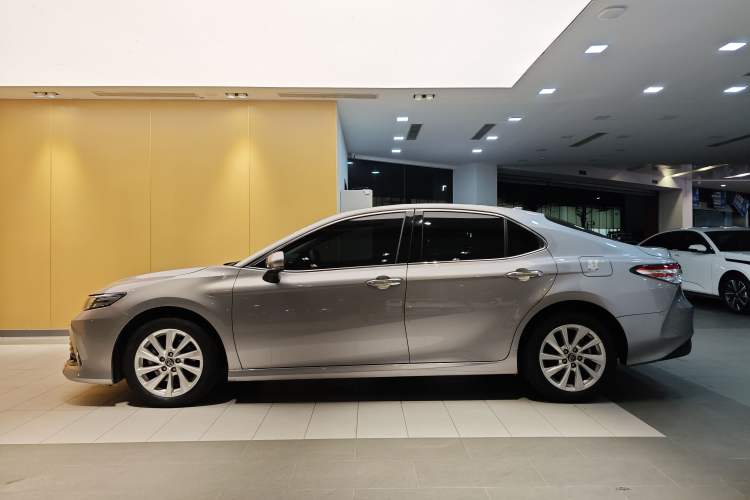 Used Toyota Camry 2021 2.0G Luxury Edition