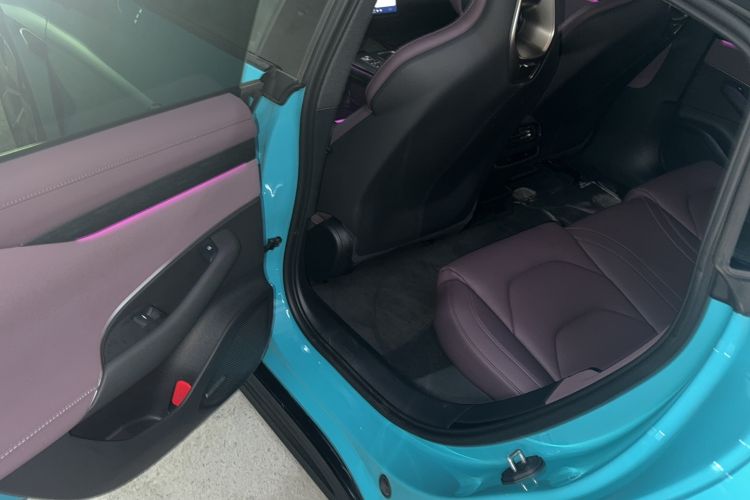 Used Xiaomi Auto SU7 2024 Rear-Drive Ultra-Long Range Advanced Pro-Level Intelligent Driving Version Left Rear Seat