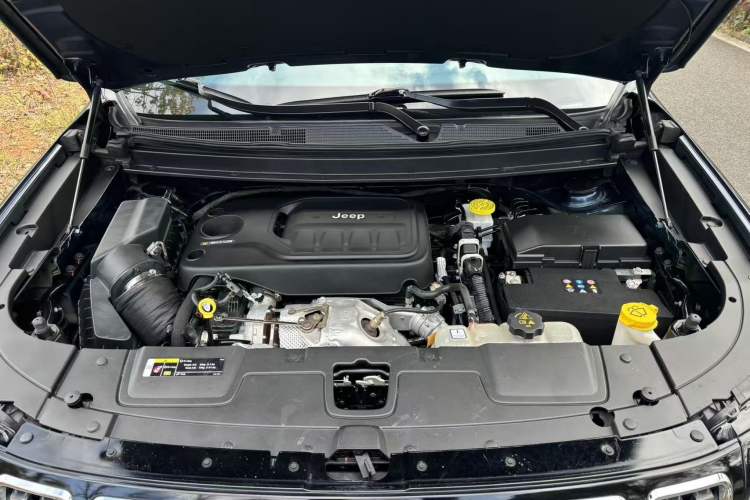 Used Jeep Grand Commander 2022 2.0T Four-Wheel Drive Luxury Edition
