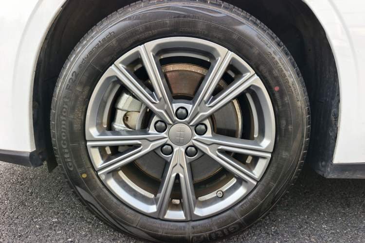 Used Geely Galaxy L6 2025 EM-i 140km Long-Range Version