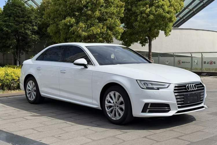 Used Audi A4L 2019 40 TFSI Ambition China VI Exterior 2