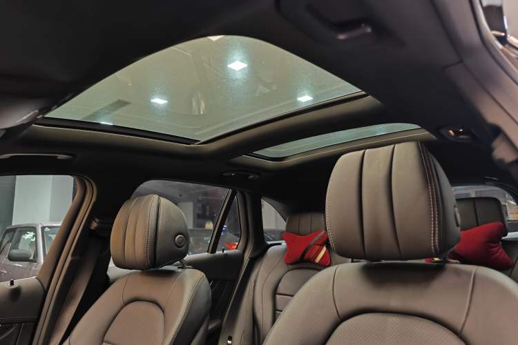 Used Mercedes-Benz GLC 2017 GLC 260 4MATIC Luxury Model