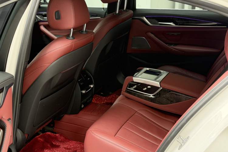 Used BMW 5 Series 2020 530Li Luxury Edition M Sport Package Interior 6