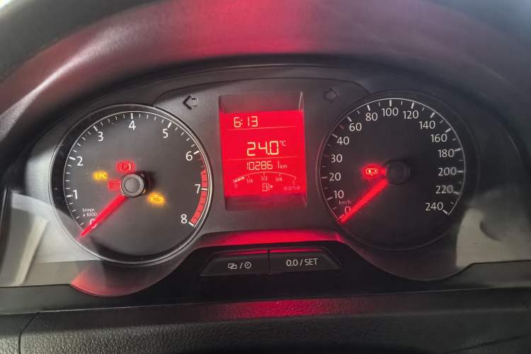 Used Volkswagen Santana 2015 1.4L Manual Fashion Edition Odometer Close Up