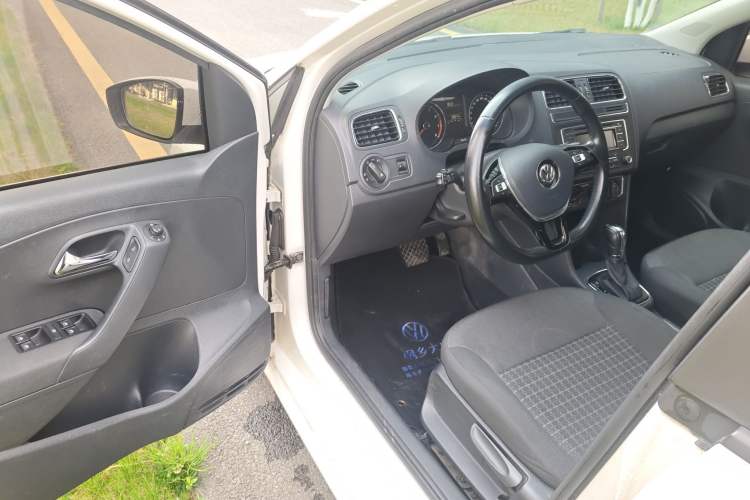 Used Volkswagen Polo 2016 1.6L Automatic Comfort Model