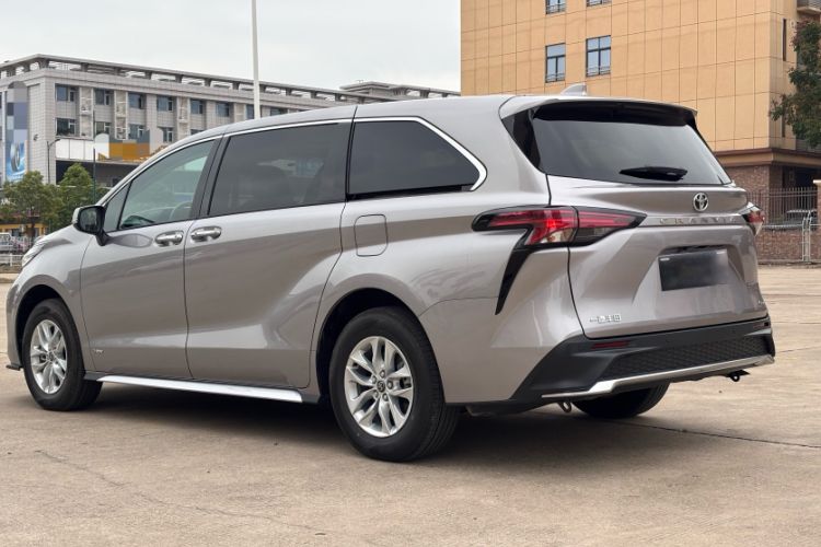 Used Toyota Granvia 2024 2.5L Hybrid Comfort Edition
