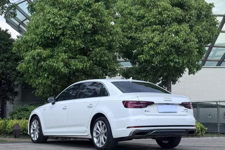Used Audi A4L 2019 40 TFSI Fashion Version China V