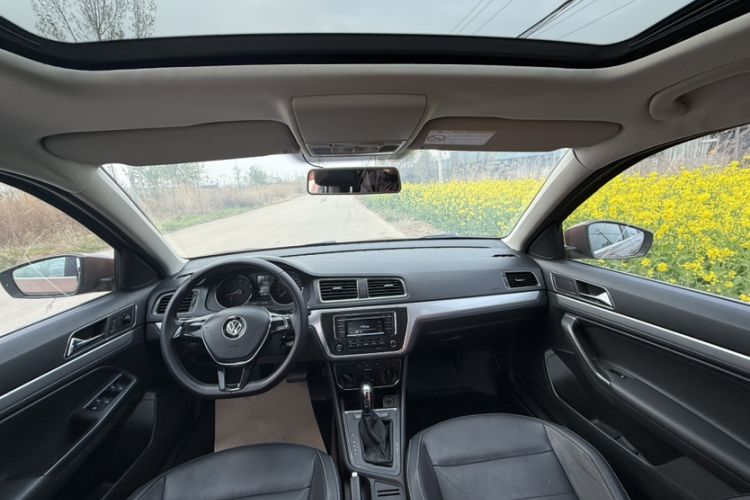 Used Volkswagen Gran Lavida 2015 1.6L Automatic Comfort Edition
